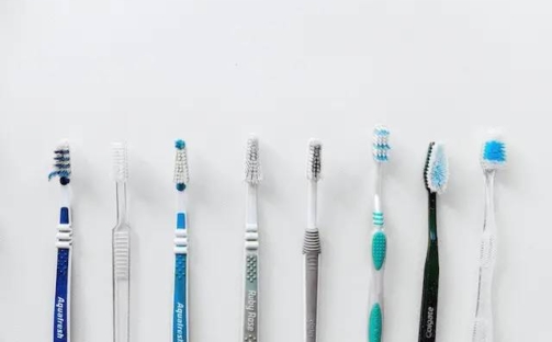 RICHSA_Como-elegir-el-cepillo-de-dientes-adecuado